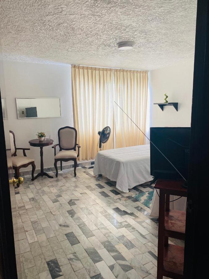 Hostal Guadalajara Cosmopolitan Providencia Экстерьер фото