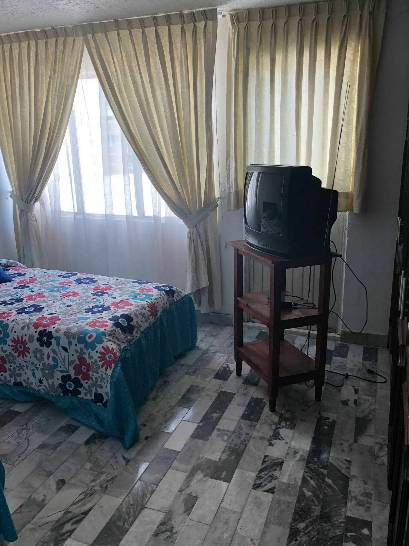 Hostal Guadalajara Cosmopolitan Providencia Экстерьер фото
